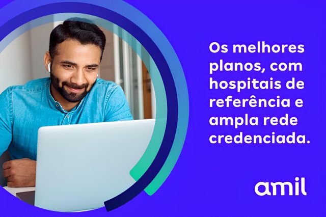 Família feliz com plano de saúde Amil